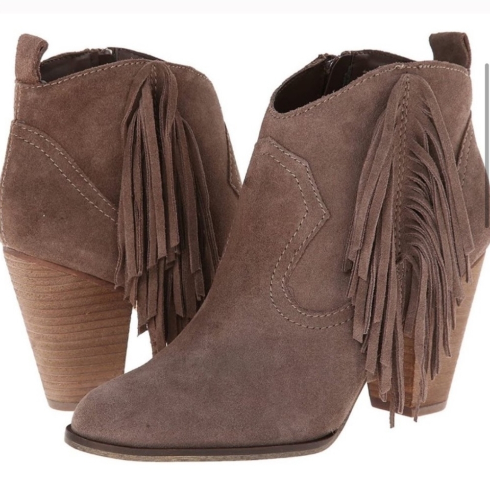 Steve Madden Ponncho Taupe Suede Fringe Booties